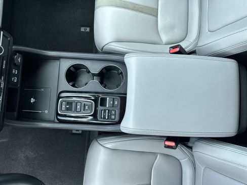 Used 2025 Honda Pilot EX-L image 18