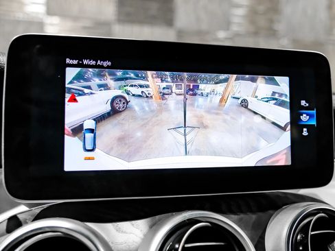 Used 2021 Mercedes-Benz GLC 300 image 19