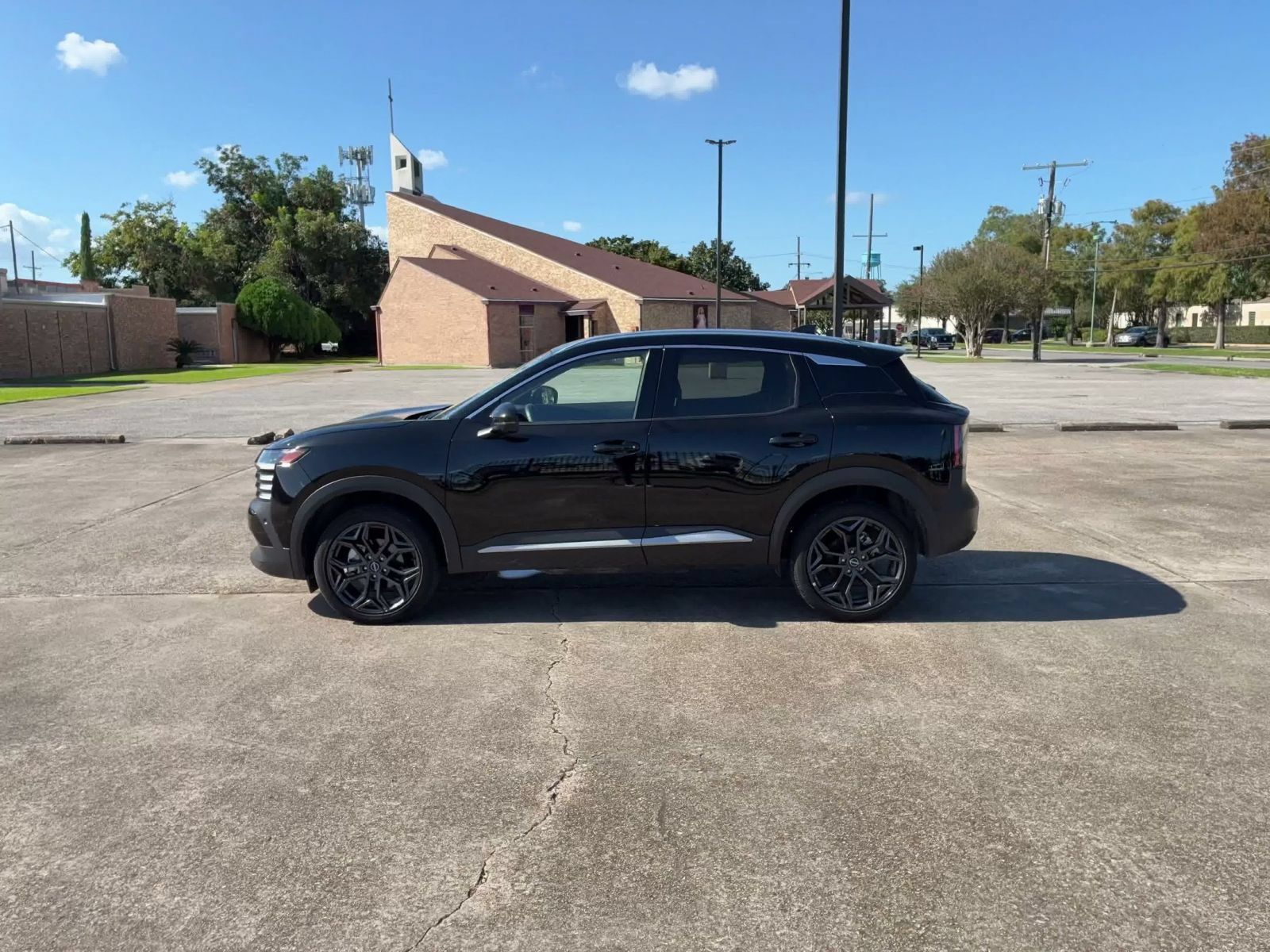 Used 2026 Nissan Kicks SR FWD image 8