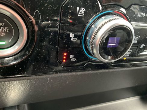 Used 2023 GMC Sierra 1500 SLT w/ SLT Convenience Package image 40