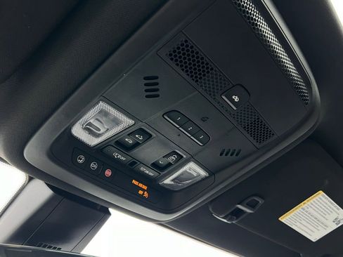 Used 2022 Cadillac XT6 Premium Luxury image 54