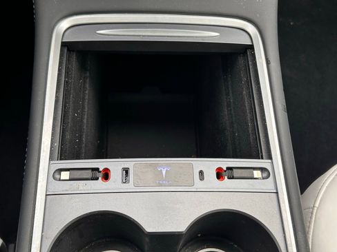 Used 2024 Tesla Model Y Long Range image 32