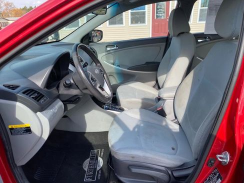 Used 2014 Hyundai Accent SE image 3