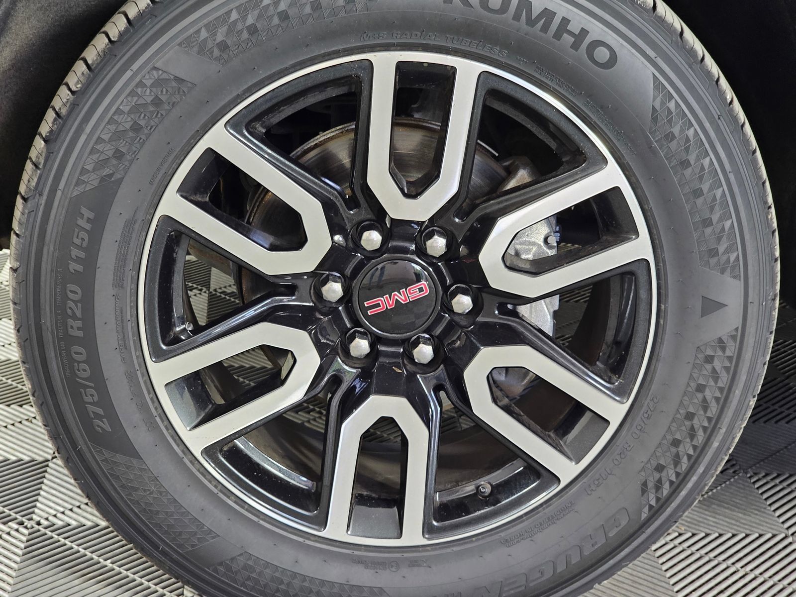 Used 2021 GMC Yukon AT4 w/ Rear Media and Nav Package AWD/4WD image 37