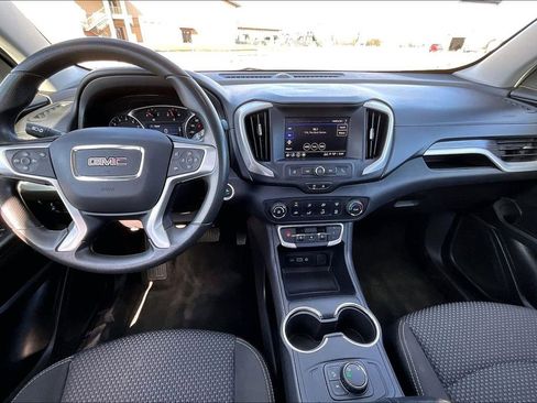 Used 2024 GMC Terrain SLE image 13