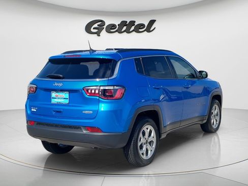 Used 2025 Jeep Compass Latitude w/ Sun & Sound Group AWD/4WD image 11