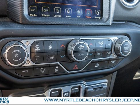 Certified 2022 Jeep Wrangler Unlimited Sahara w/ Cold Weather Group image 22