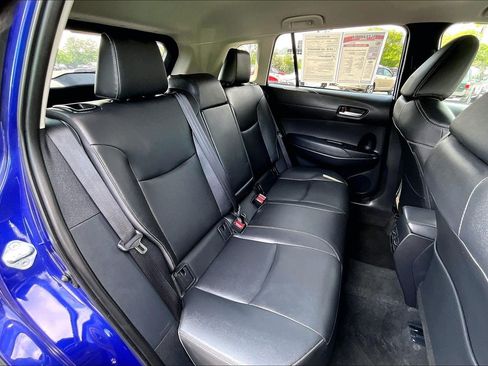 Used 2025 Toyota Corolla Cross XLE AWD/4WD image 25