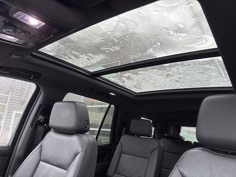 Used 2024 Chevrolet Tahoe LT w/ LT Signature Package image 23