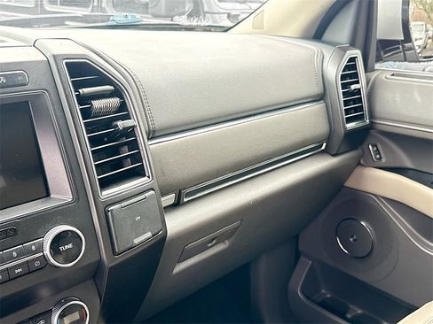 Used 2019 Ford Expedition Limited w/ Equipment Group 301A image 15