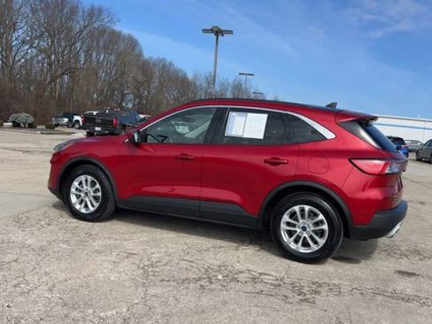 Used 2020 Ford Escape SE image 6