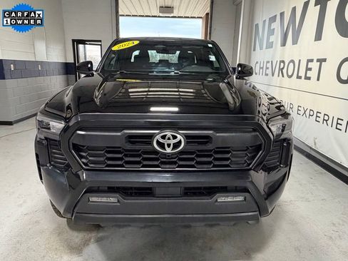 Used 2024 Toyota Tacoma TRD Off-Road image 36