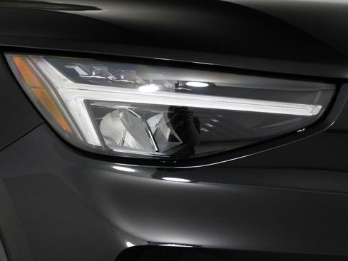 New 2026 Volvo XC40 B4 Core image 14