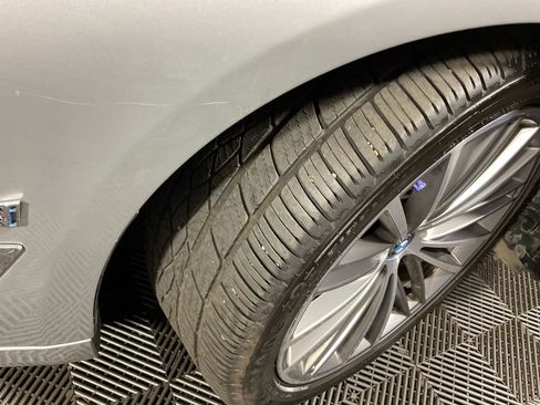 Used 2019 BMW 530e xDrive w/ Convenience Package AWD/4WD image 40