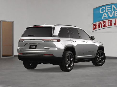 New 2025 Jeep Grand Cherokee Limited w/ Black Appearance Package image 5