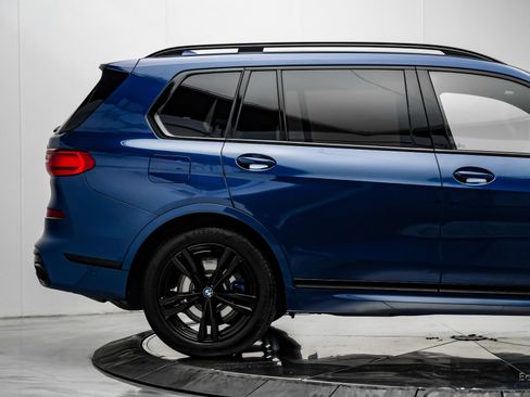 Used 2022 BMW X7 M50i w/ Dynamic Handling Package AWD/4WD image 19