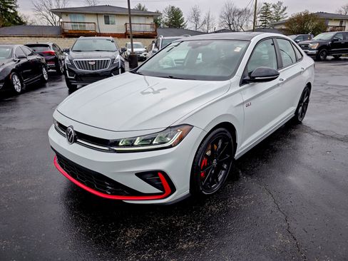 Used 2025 Volkswagen Jetta GLI Autobahn image 10