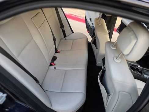 Used 2010 Mercedes-Benz C 300 Sedan image 12