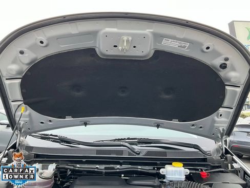 Used 2023 Chrysler Pacifica Touring-L w/ S Appearance Package FWD image 13