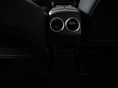 Used 2022 Mercedes-Benz GLB 250 image 16