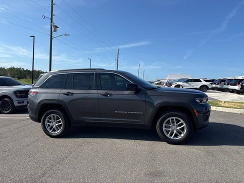Used 2025 Jeep Grand Cherokee Laredo X RWD image 1