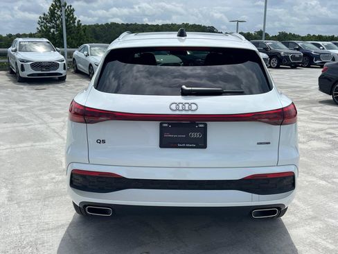 Certified 2025 Audi Q5 Premium Plus w/ Premium Plus AWD/4WD image 6