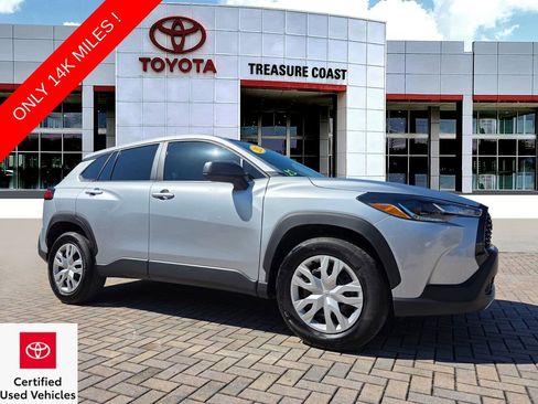 Used 2025 Toyota Corolla Cross L image 1