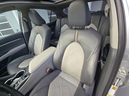 Used 2018 Toyota Camry XLE w/ Audio Package image 18