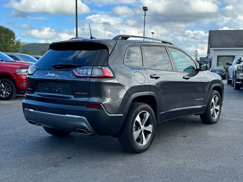 Used 2022 Jeep Cherokee Limited image 5