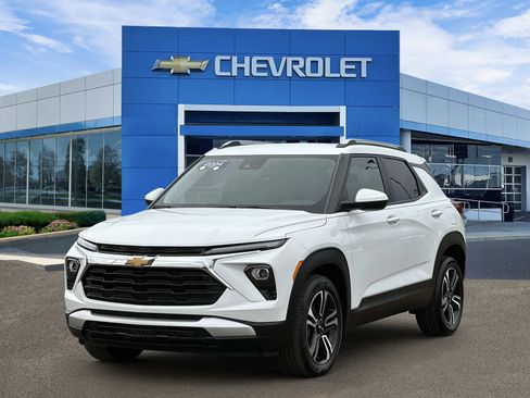 Certified 2024 Chevrolet TrailBlazer LT w/ LT Cold Weather Package FWD image 6