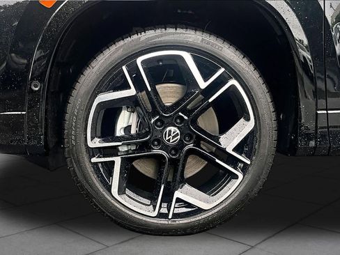 New 2026 Volkswagen Tiguan SEL R-Line AWD/4WD image 11