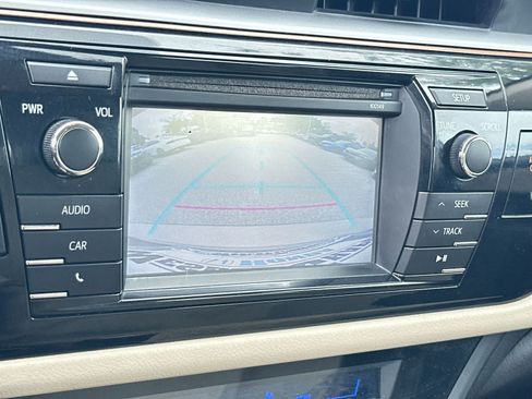 Used 2015 Toyota Corolla LE FWD image 20