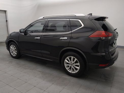 Used 2019 Nissan Rogue SV image 3