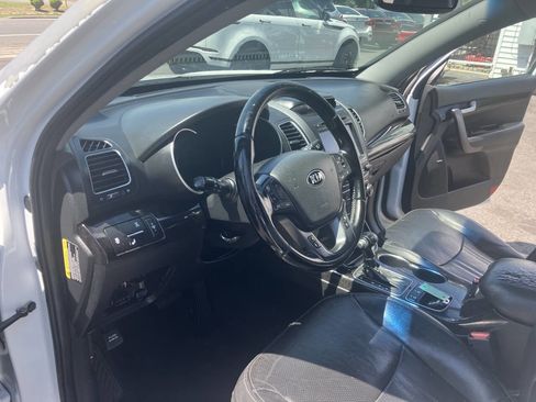 Used 2014 Kia Sorento EX w/ EX V6 Touring Package AWD/4WD image 21