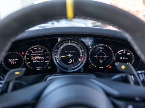 Certified 2025 Porsche 911 GT3 RS RWD image 37