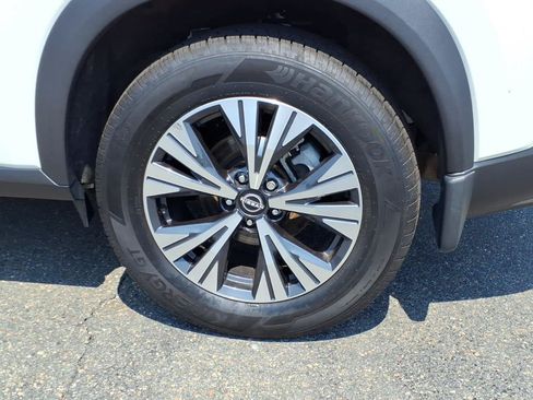Used 2023 Nissan Rogue SV w/ SV Premium B Package AWD/4WD image 9