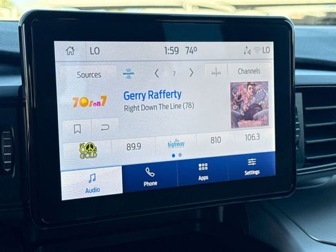 Used 2022 Ford Explorer XLT image 20