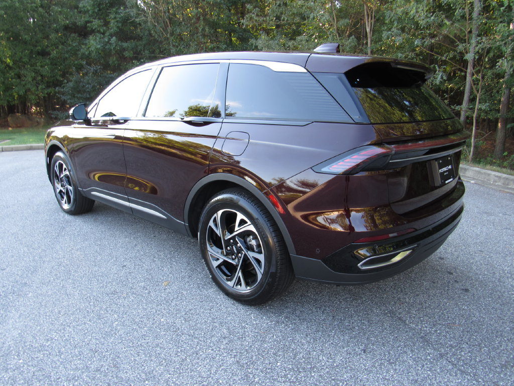 Used 2024 Lincoln Nautilus Premier AWD/4WD image 3