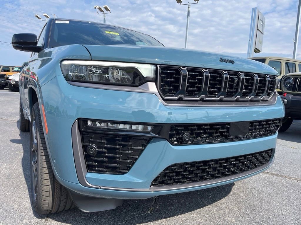 New 2026 Jeep Grand Cherokee Summit w/ Obsidian Package AWD/4WD image 46