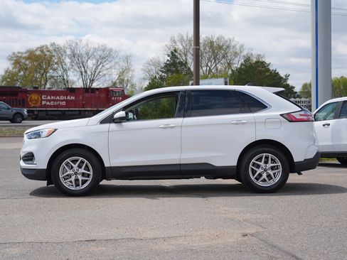 Used 2024 Ford Edge SEL w/ Convenience Package AWD/4WD image 7