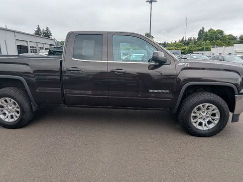 Used 2019 GMC Sierra 1500 SLE w/ SLE Value Package AWD/4WD image 9