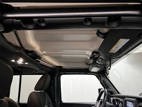 Used 2021 Jeep Gladiator Sport AWD/4WD image 42