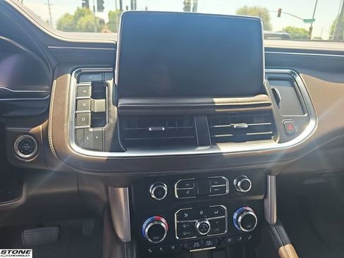 Certified 2024 GMC Yukon XL SLT AWD/4WD image 14