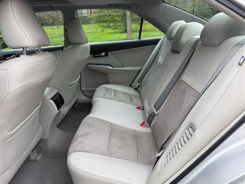 Used 2012 Toyota Camry XLE w/ Leather Pkg FWD image 30