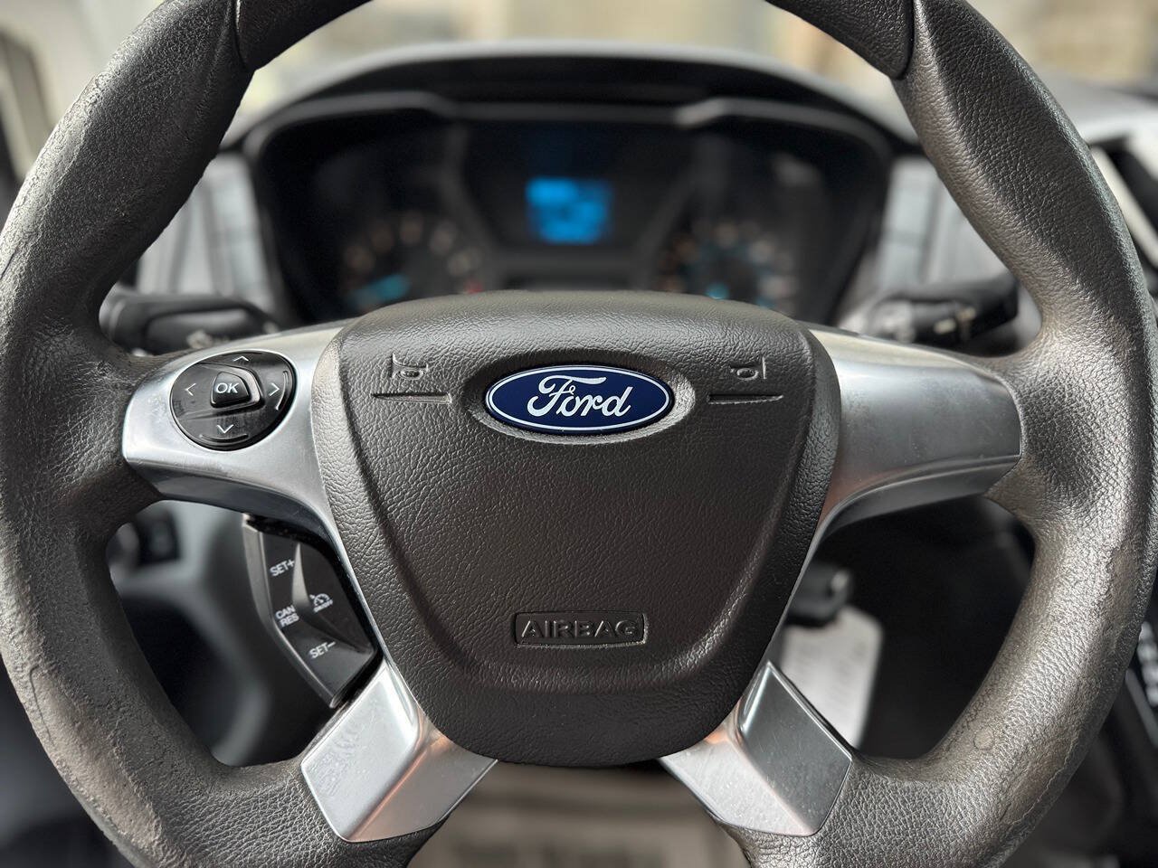 Used 2018 Ford Transit 250 130 Low Roof RWD image 17