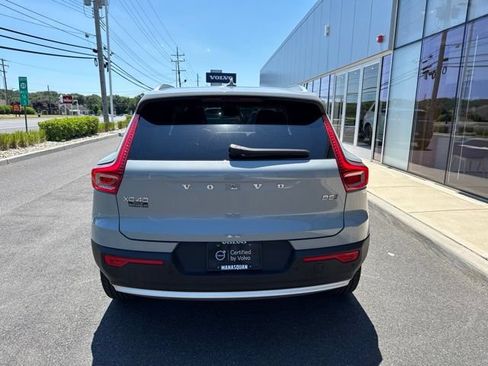 Certified 2025 Volvo XC40 B5 Plus AWD/4WD image 4