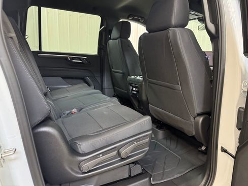 New 2026 Chevrolet Suburban LS AWD/4WD image 23