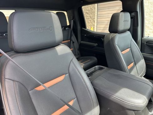 Used 2024 GMC Sierra 1500 AT4 w/ Technology Package AWD/4WD image 29
