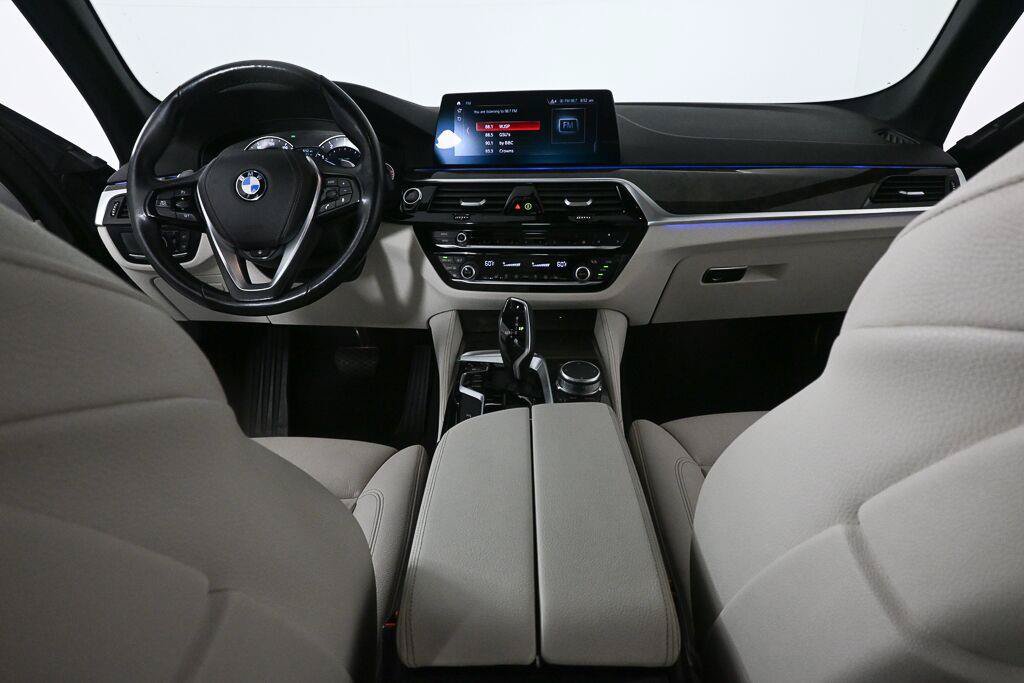 Used 2019 BMW 530i w/ Luxury Package RWD image 15