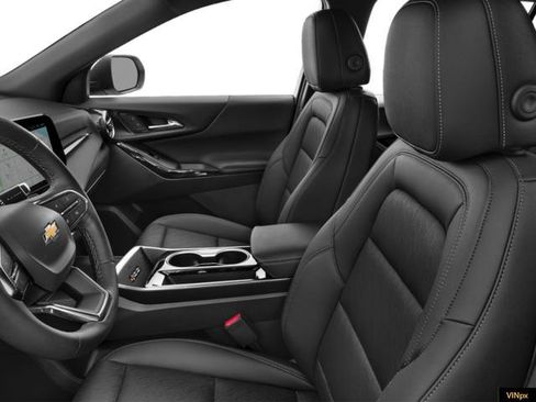 New 2026 Chevrolet Equinox LT w/ Convenience Package II AWD/4WD image 7